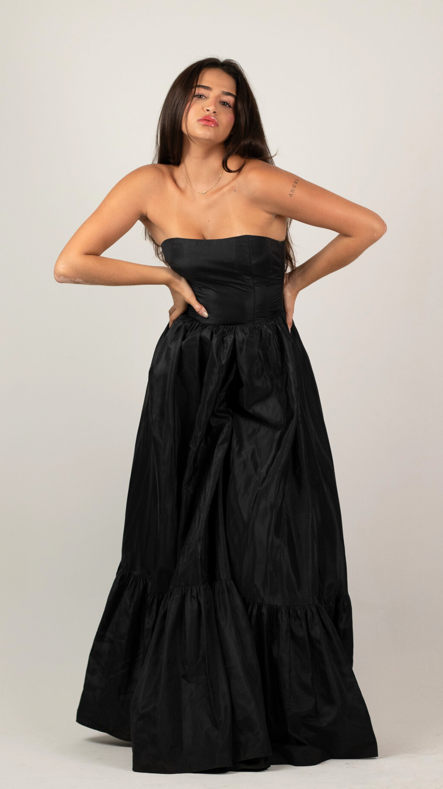 Vestido Noir Cascata - Agilita