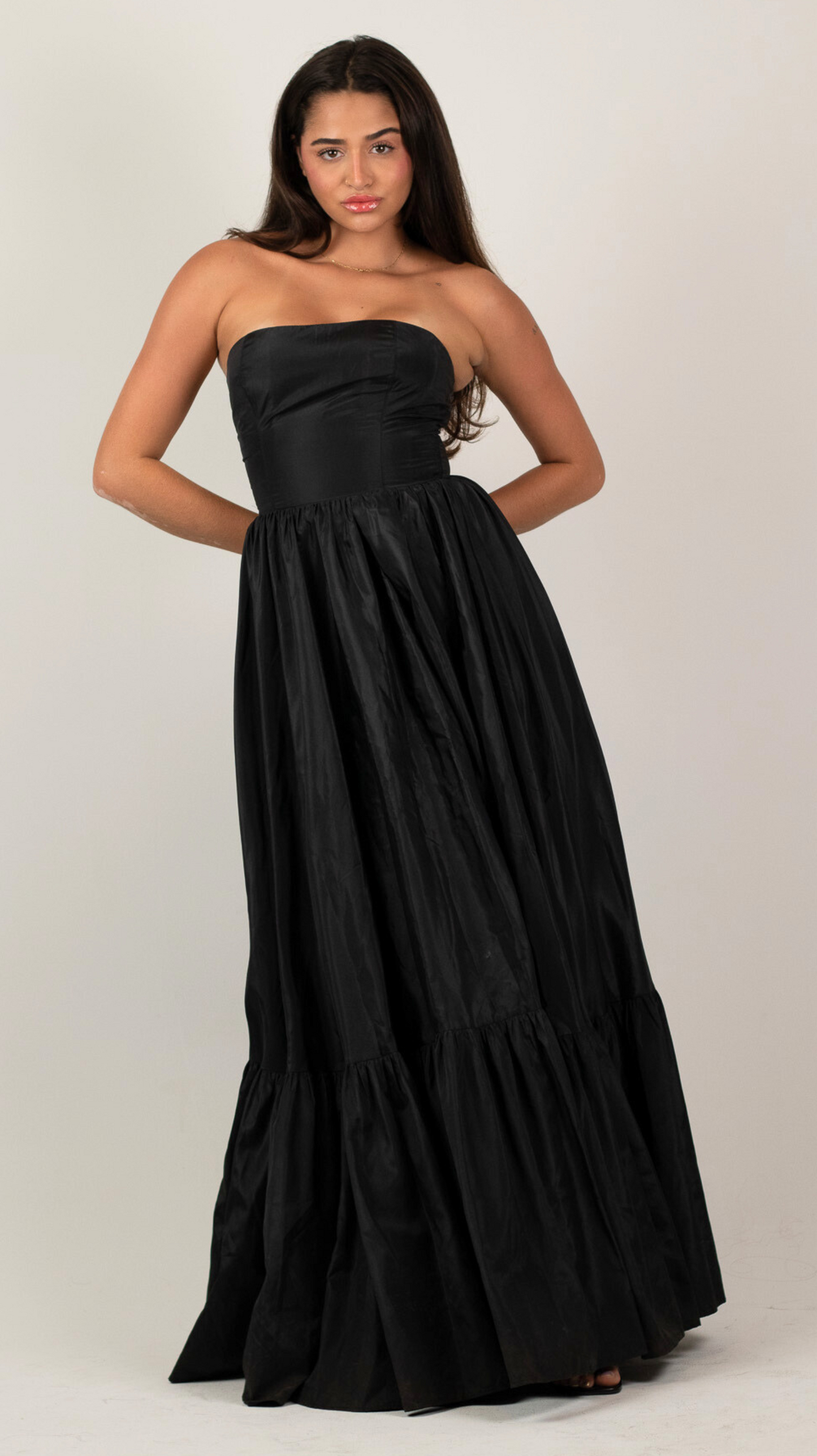 Vestido Noir Cascata - Agilita