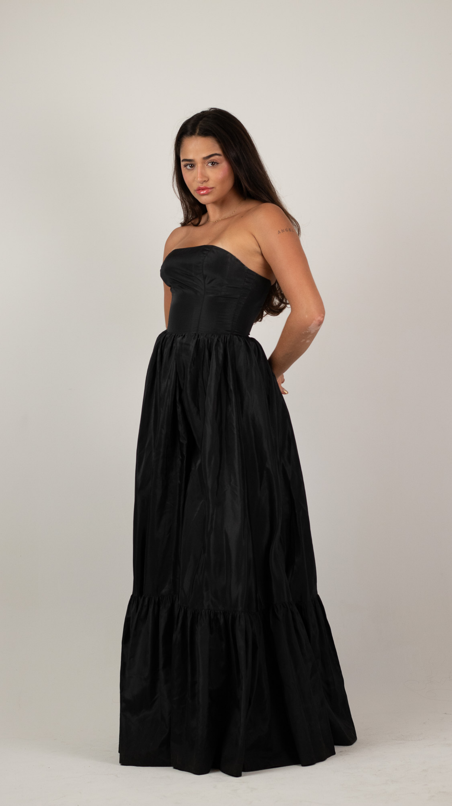 Vestido Noir Cascata - Agilita